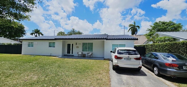 Photo - 10901 SW 107th Ave House