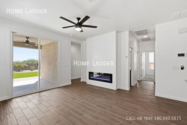 Photo - 2713 N Camden Dr