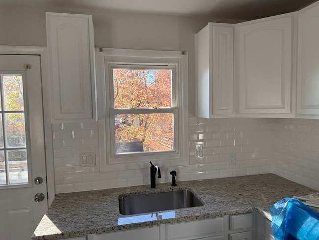 Photo - 80 Campbell Ave Unit 2