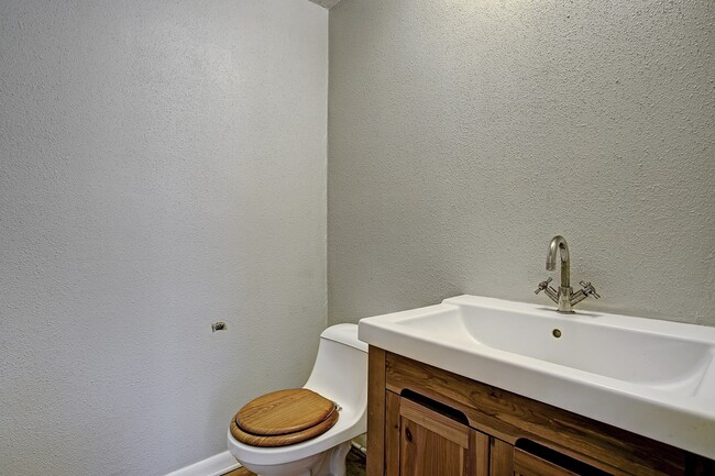 Photo - 217 Roy St Unit 2