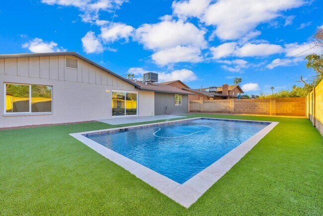 Completely Remodeled 6 bedroom/4 bath Home... - Completely Remodeled 6 bedroom/4 bath Home...