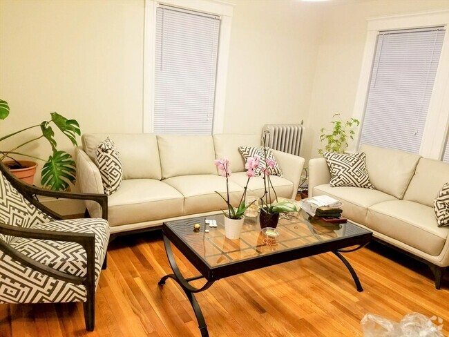 Building Photo - 176 Hayward St Unit 2 Rental