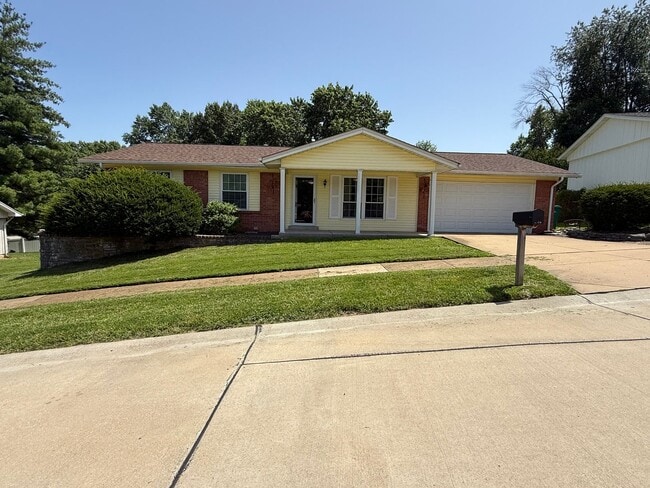 Building Photo - 5360 Glencullen Way