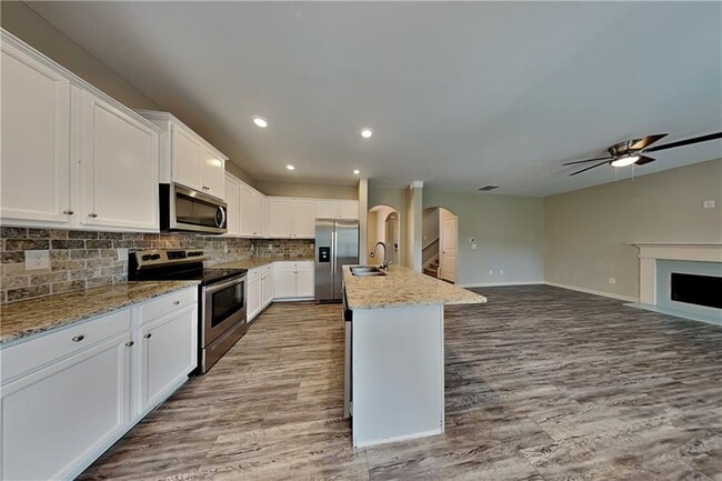 Photo - 354 Hawthorn Dr