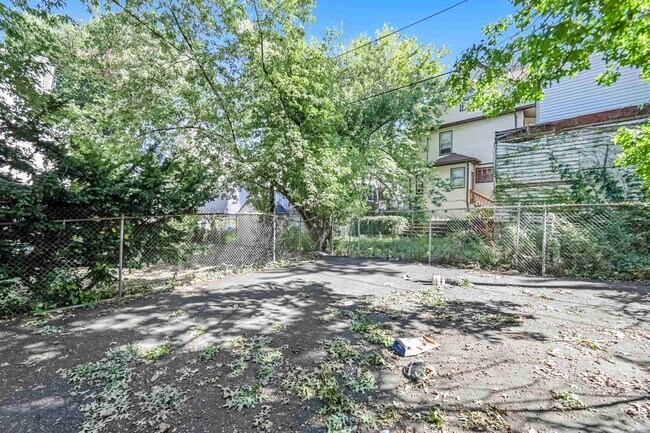 Photo - 904 S 18th St Unit 1