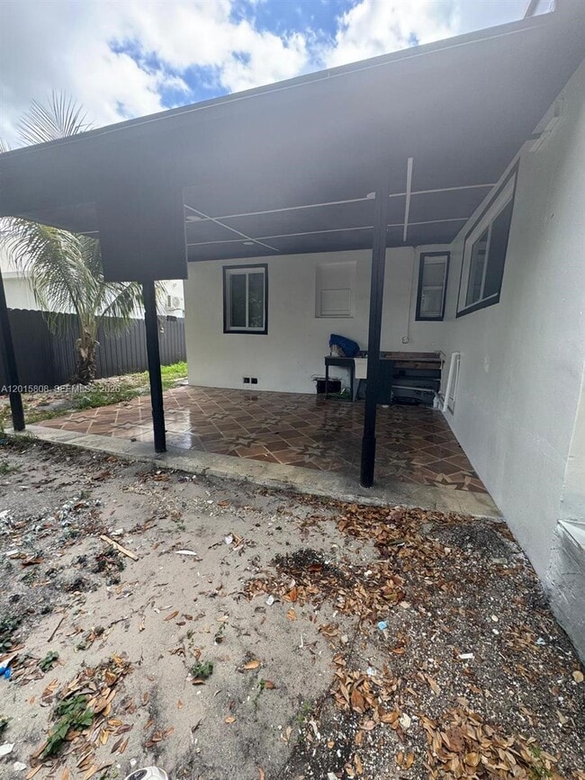 Photo - 833 NW 75th St