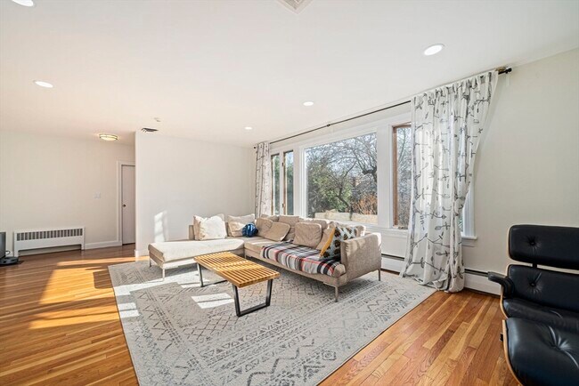 Photo - 66 Roosevelt Rd