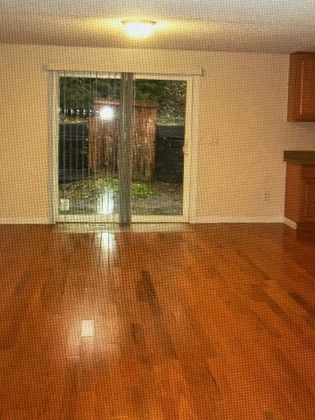 Photo - Bellevue Factoria-Lake Hills 3Bd/2Ba Charm...