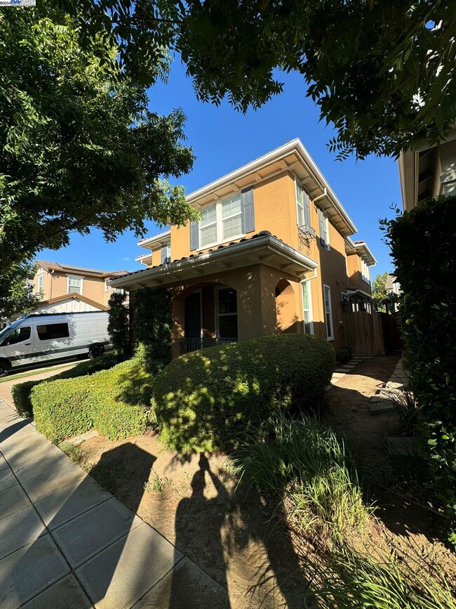 Photo - 220 N Lafayette St