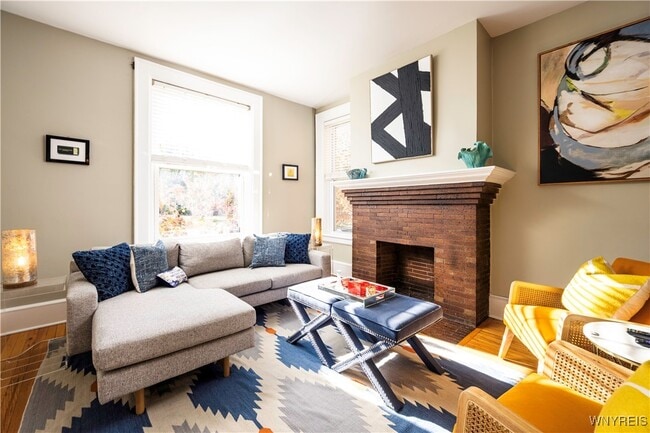 Photo - 186 Bidwell Pkwy