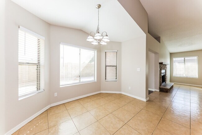 Photo - 5209 N 78th Dr