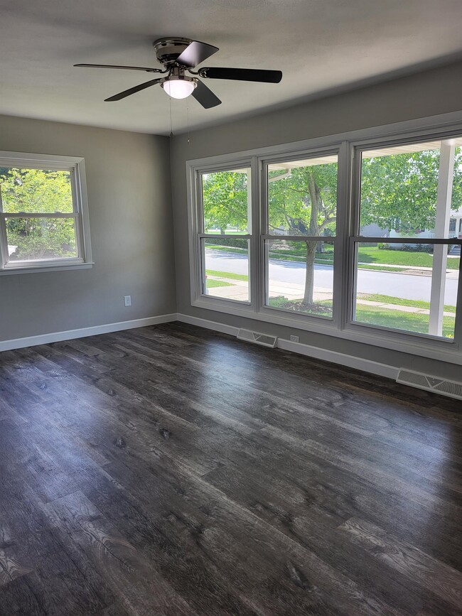 Photo - 1324 Hillside Dr