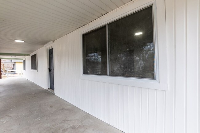 Photo - Spacious Three Bedroom Remodeled Home!