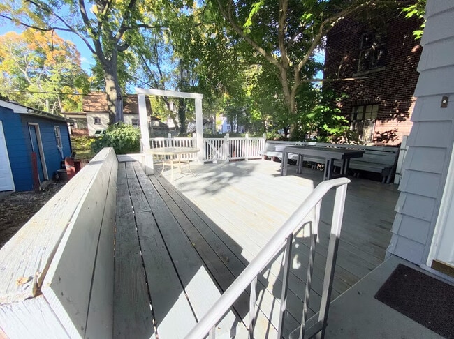 Photo - 622 W Healey St