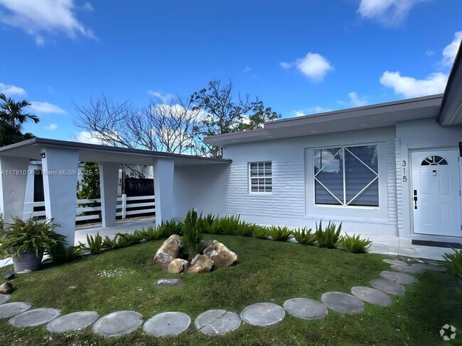 Building Photo - 315 NW 106th St Rental