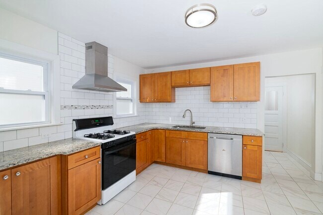 Photo - 21 Wollaston Ave
