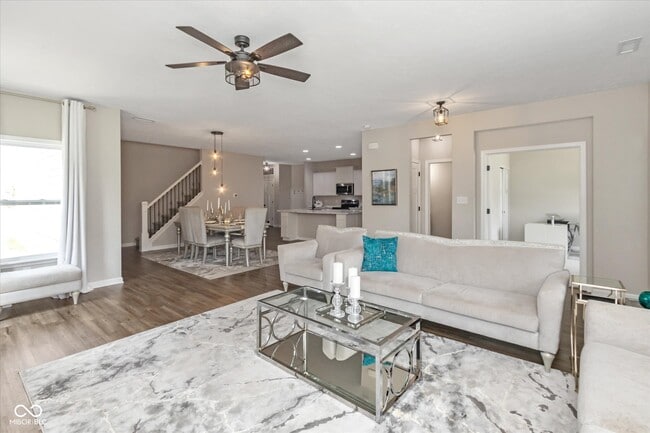 Photo - 7228 Lockford Walk N