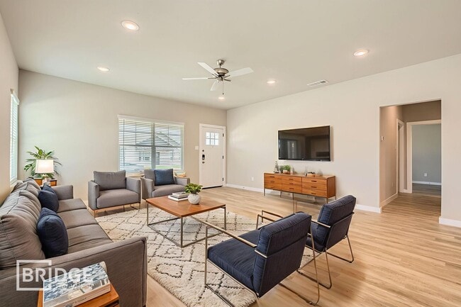 Building Photo - 4809 Bullfrog Way