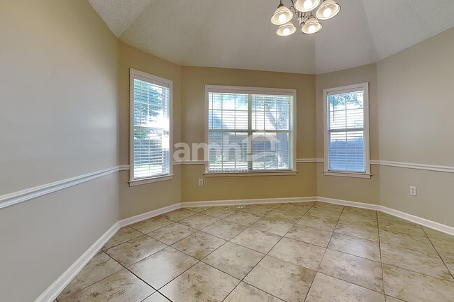 Photo - 13148 Braybourne Pky