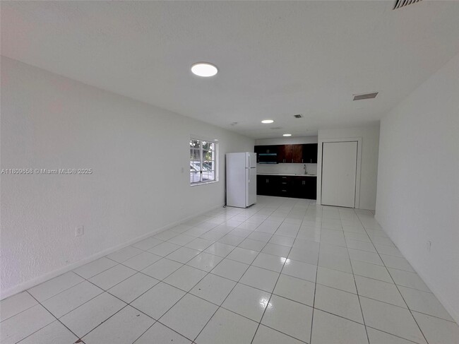 Photo - 15741 NW 40th Ct Unit B