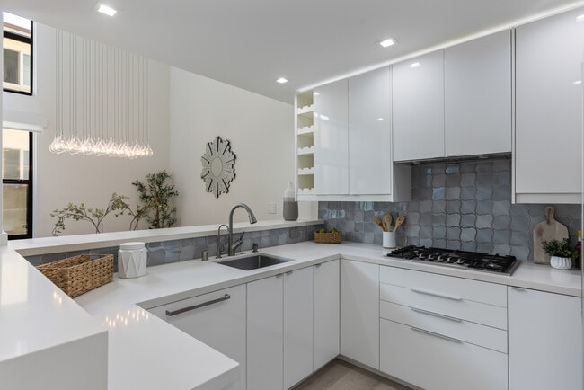 Photo - 1007 S Catalina Ave