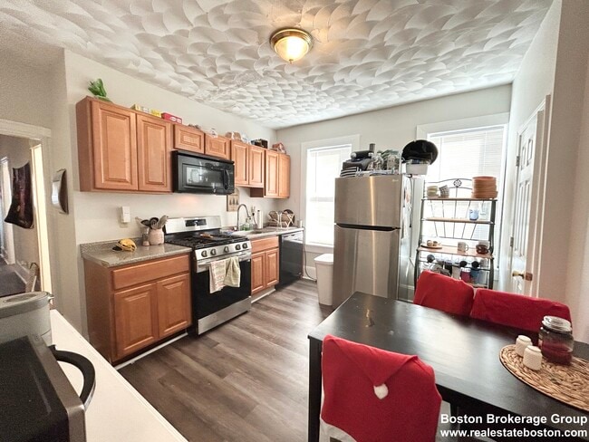 Photo - 157 E Cottage St Unit 2