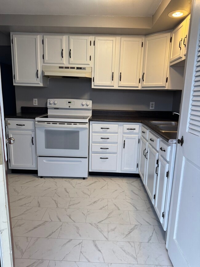 Building Photo - 304 E Mefford St Unit 304A E Mefford St