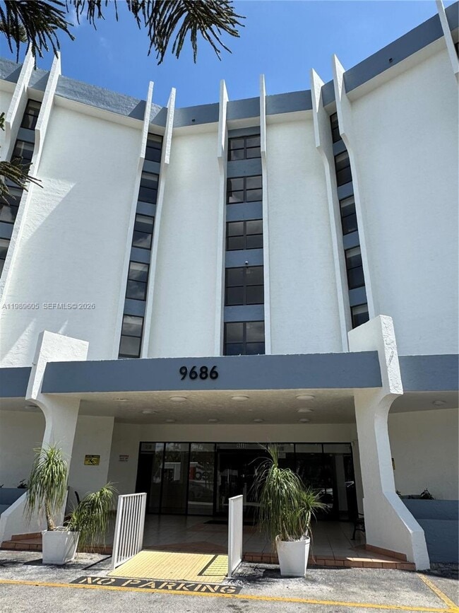 Building Photo - 9686 Fontainebleau Blvd Unit 301