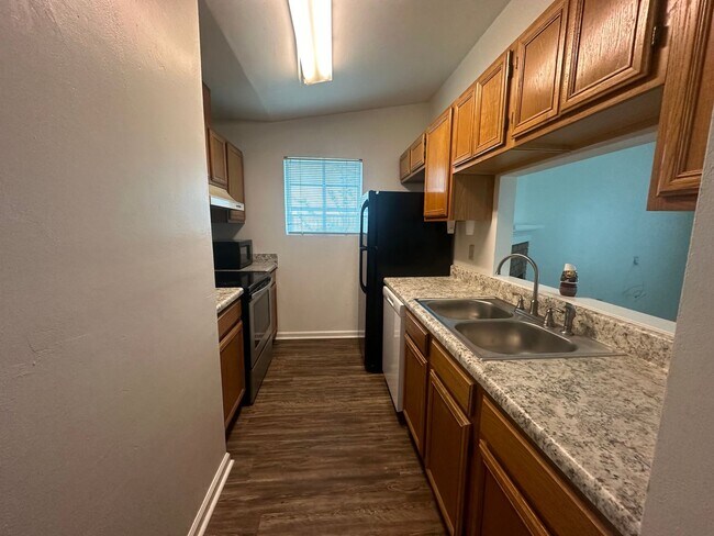 Photo - Richview Park Cir unit avail NOW!!!