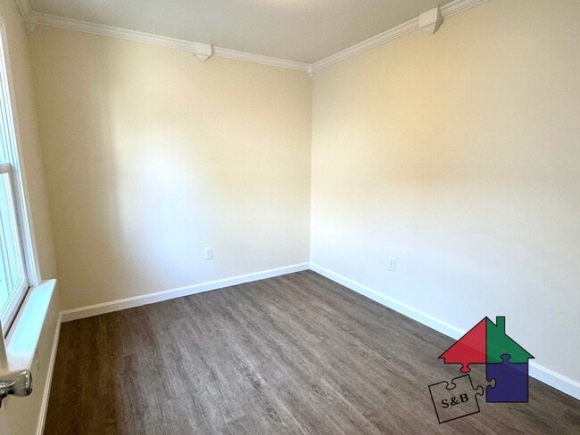 Photo - 214-216 Pine St Unit B