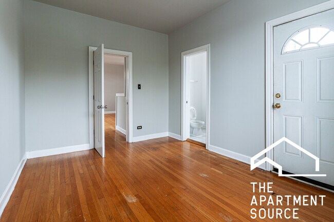 Photo - 723 W Barry Ave Unit A3