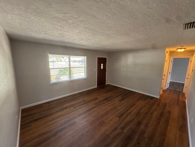 Photo - 438 80th Ave N