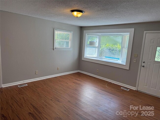 Photo - 109 Pine Inn Dr