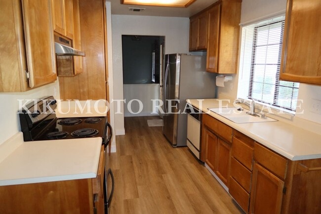 900 Gulfwind Way