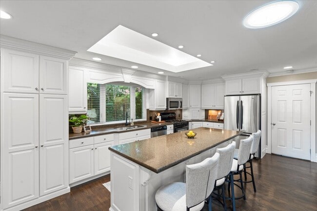 Photo - 8022 Deer Creek Rd