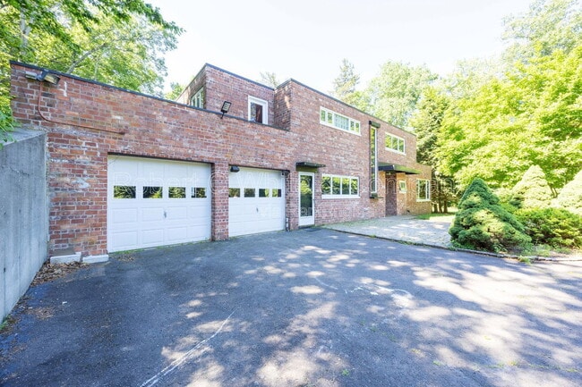 Photo - 205 Jinny Hill Rd