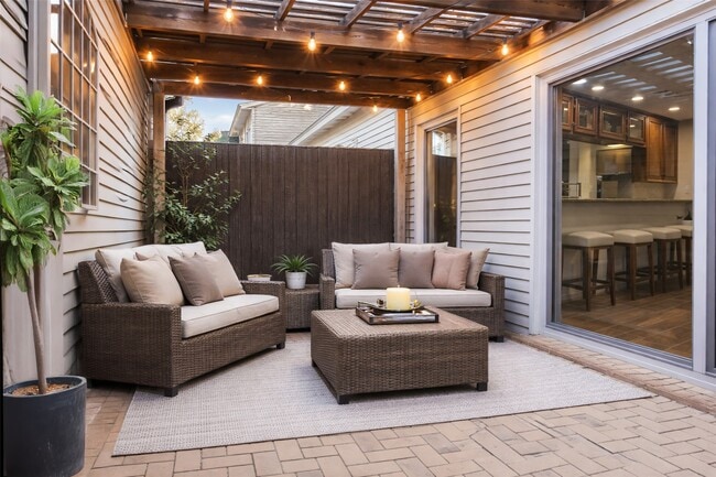 Photo - 2086 Augusta Dr