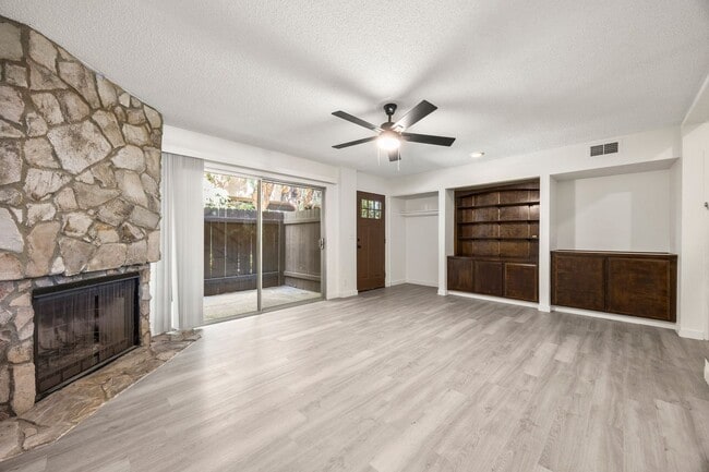 Spacious 2 Bedroom 2 Bathroom 3 Story Cond... - Spacious 2 Bedroom 2 Bathroom 3 Story Cond... Unidad 3 Rental