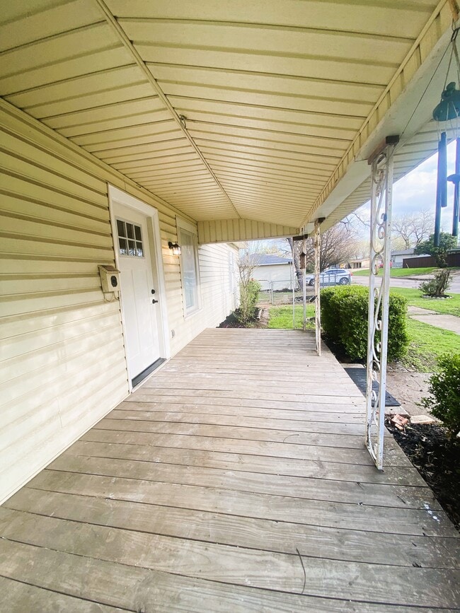 Photo - 308 N Shawnee St