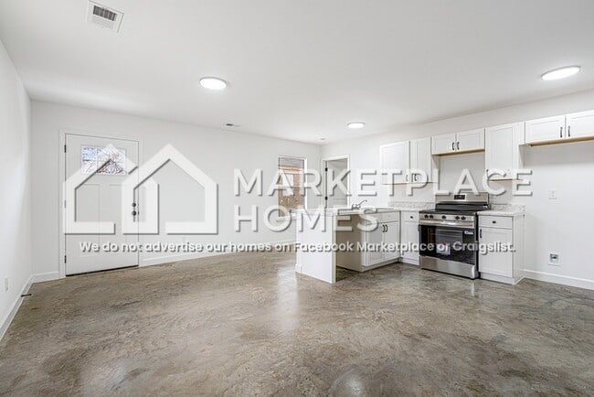 Photo - 853 Kippley St