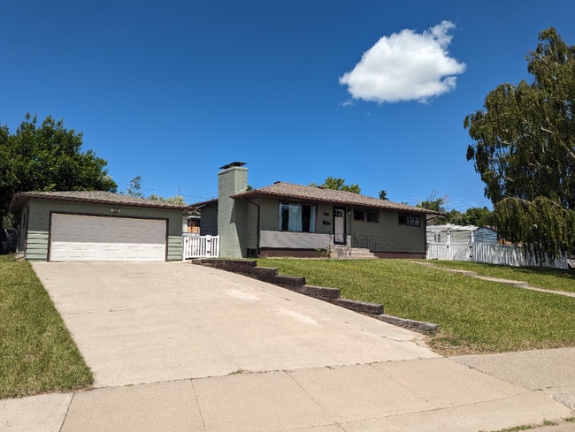 Photo - 700 Riverview Blvd NW