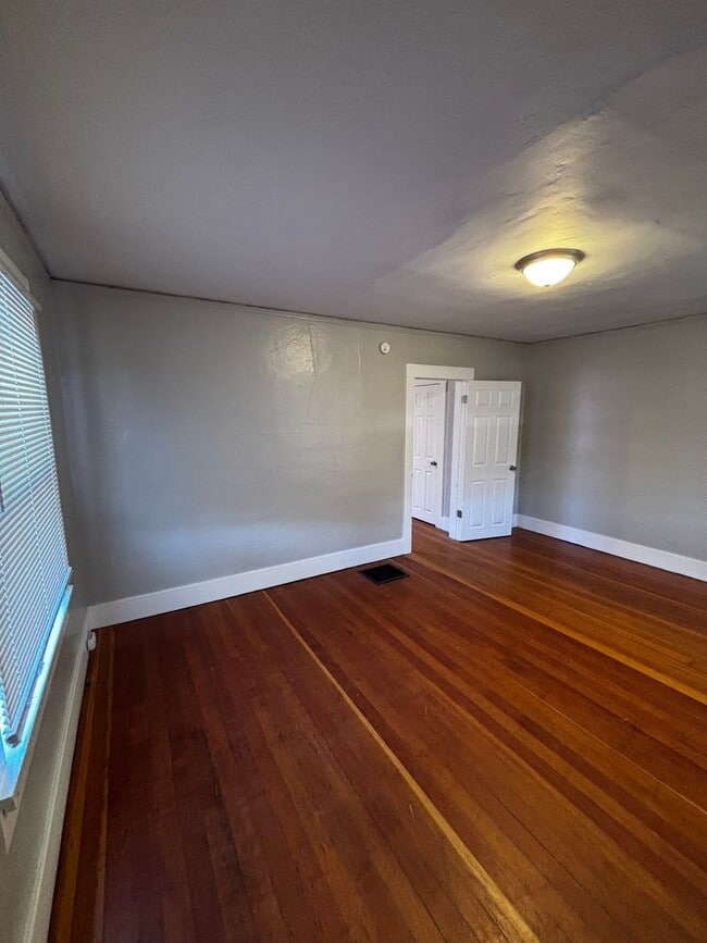 Photo - Move-In Special! FREE 50" TV for Qualified Tenants!