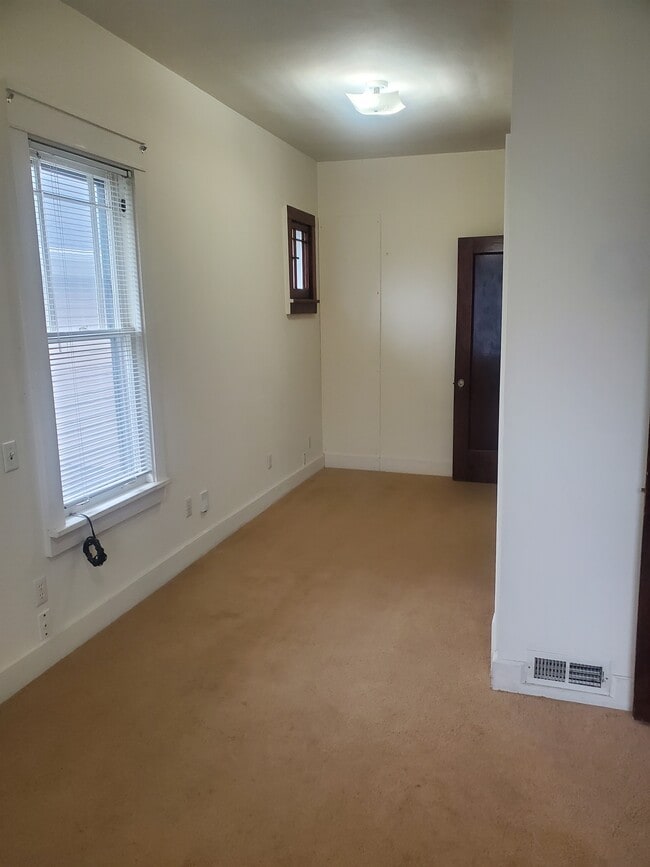 Master Bdr 2nd view - 1226 Blaine Ave Unit 1226