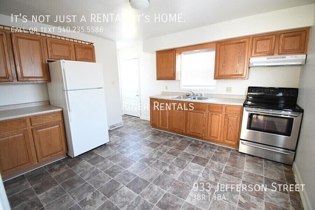 Photo - 933 Jefferson St
