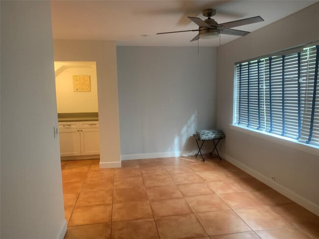 Photo - 907 NW 4th St Unit 1