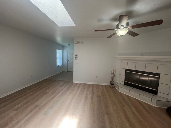 Photo - 38A Lindsay Dr Unit 38 A Lindsay Drive