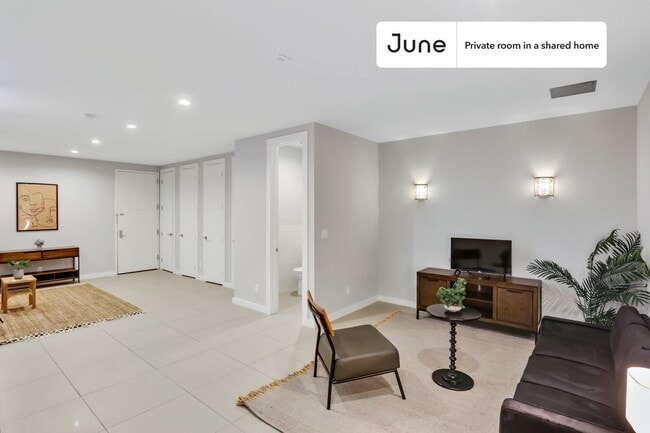 Photo - Room in Shared 5 bed/2.5 bath home Unit D