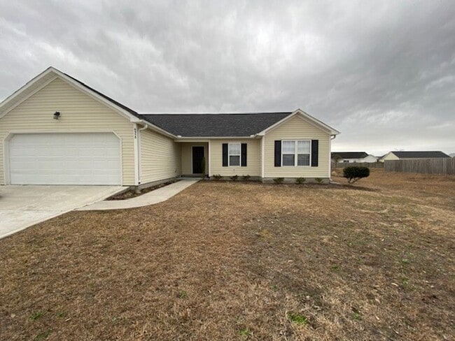 Photo - Welcome to this beautiful 4 bedroom, 2 bathroom home located in the desirable area of Wilmington,...