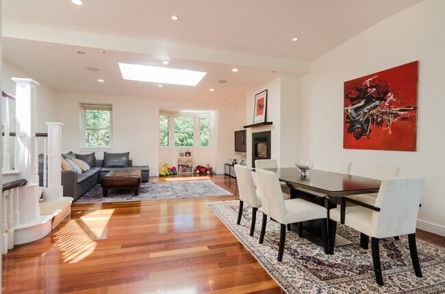 Photo - 20 Greenwich Pk Unit 2
