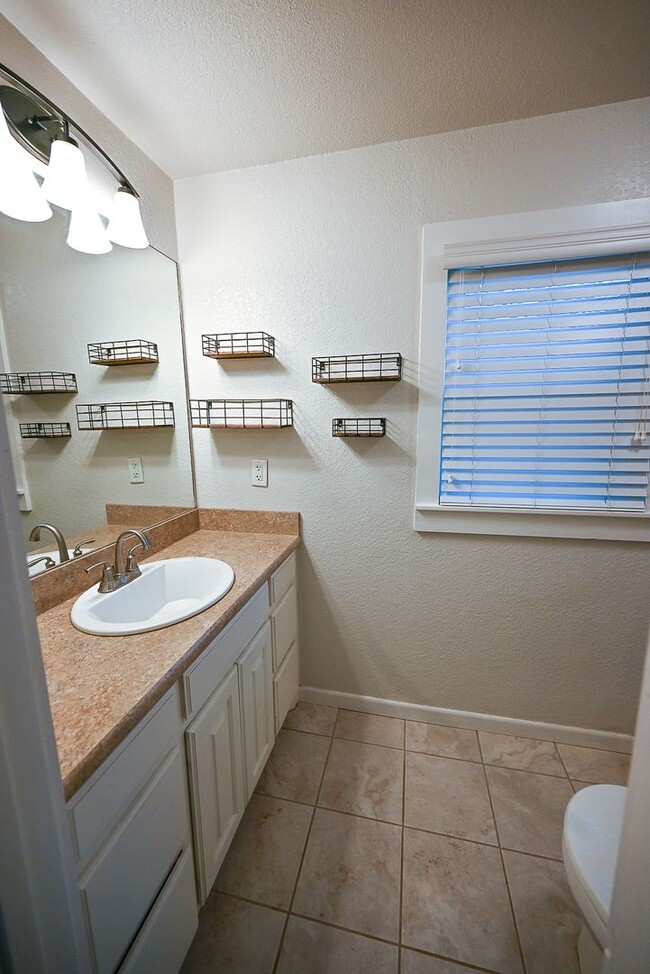 Photo - Charming 3 Bed 2 Bath - 1400 SQFT Decatur TX